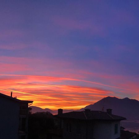 Island Sunset House Villa Sulzano Bagian luar foto